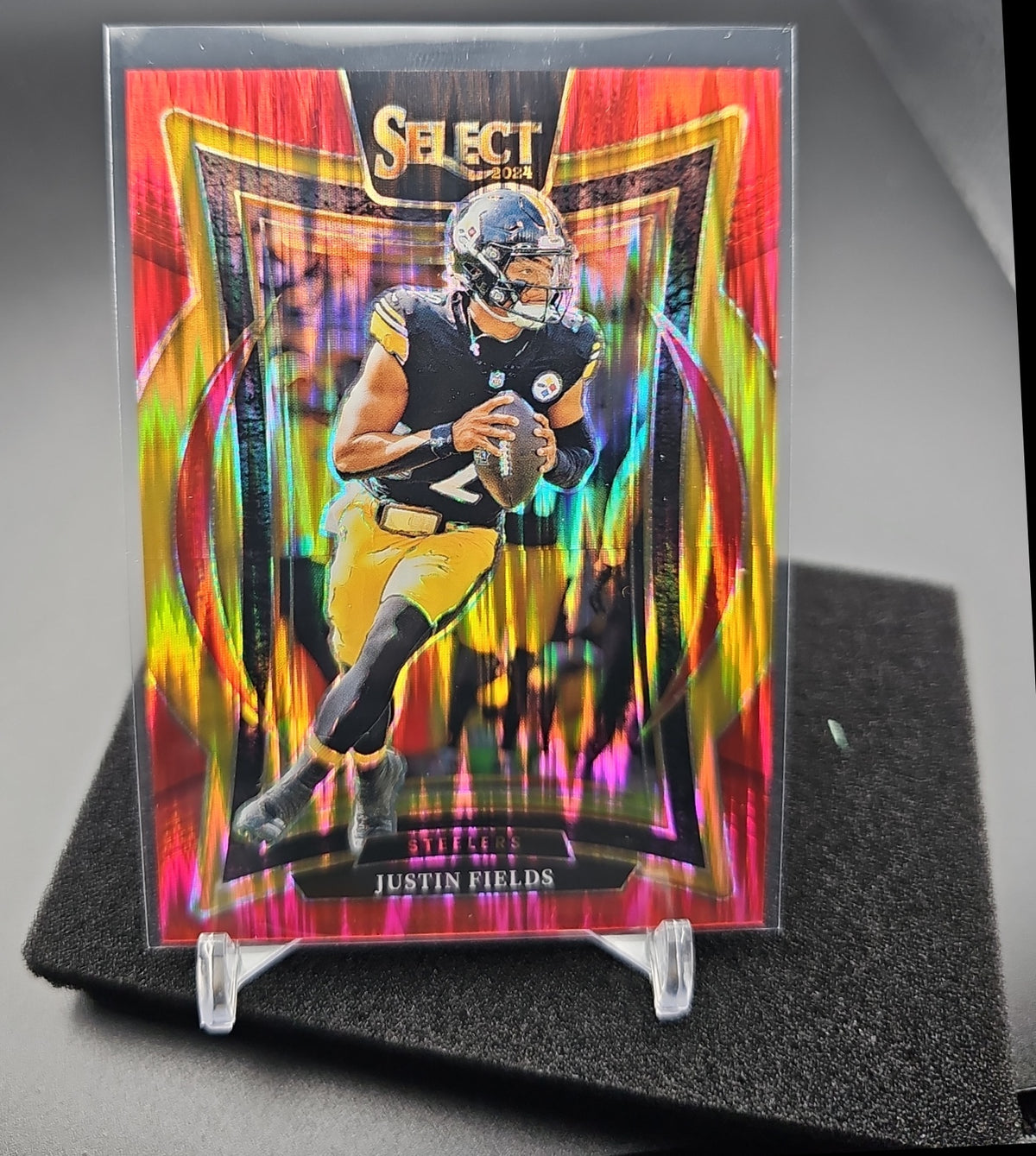 2024 Panini Select Justin Fields #74 Concourse Red Prizm Shock 182/249 Steelers image 0