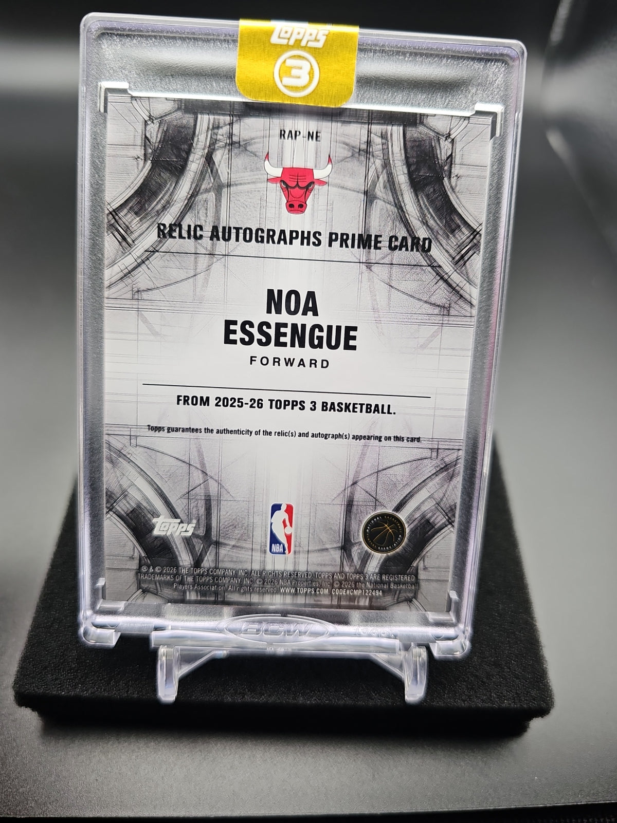 2025-26 Topps Three Noa Essengue #RAP-NE Relics Auto Prime 39/49 MEM RC Bulls image 1